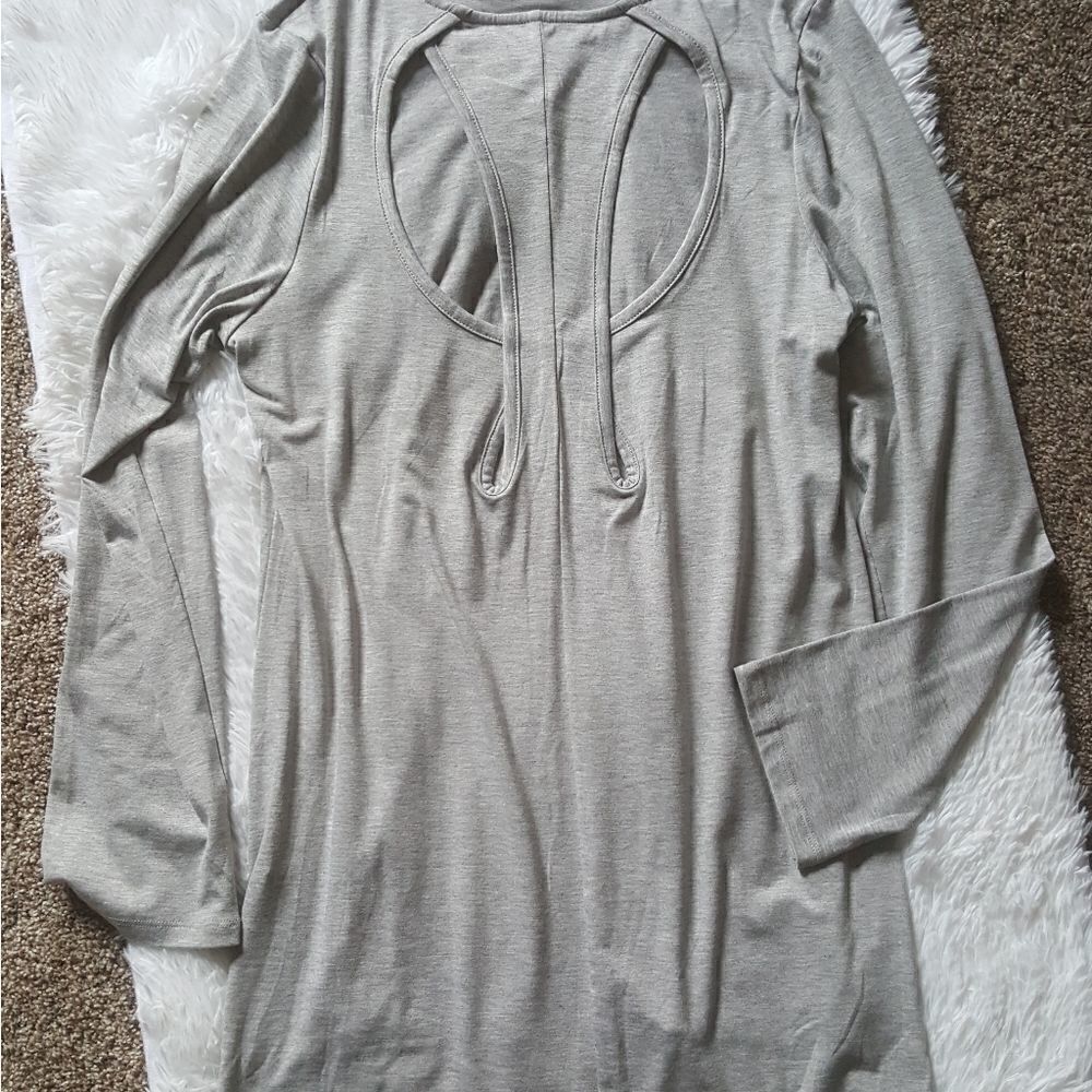 Bobbie Brooks Gray long‎ shirt with cutout back Size XL New without tags